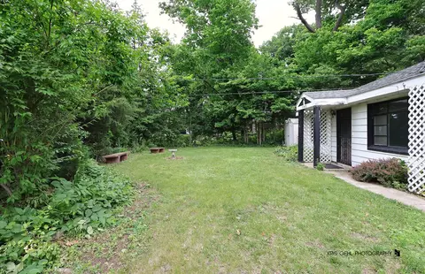 Exterior - 143 Eagle Point Rd, Fox Lake, IL 60020 photo 3 of 4