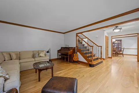 2337 Keim Rd, Naperville, IL 60565 photo 4