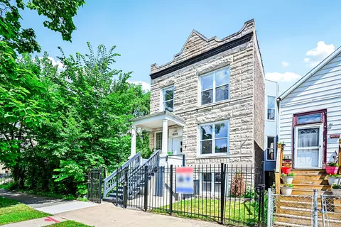 4042 W Adams St, Chicago, IL 60624