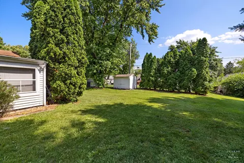 Exterior - 3715 Maple Ave, Mchenry, IL 60050 photo 4 of 5