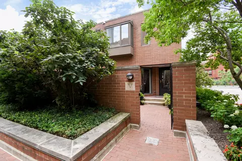 801 S Plymouth Ct #V, Chicago, IL 60605