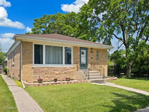 3318 Wilder St, Skokie, IL 60076