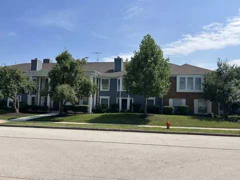 1134 Spring Garden Cir #48, Naperville, IL 60563