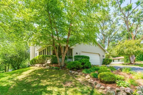 Exterior - 24 Hickory Rd, Oakwood Hills, IL 60013 photo 8 of 9