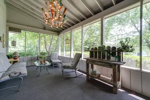 Exterior - 24 Hickory Rd, Oakwood Hills, IL 60013 photo 2 of 9