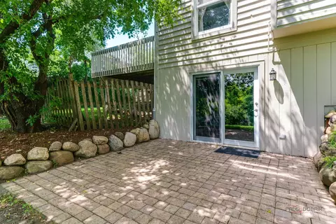 Exterior - 24 Hickory Rd, Oakwood Hills, IL 60013 photo 5 of 9