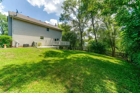 Exterior - 24 Hickory Rd, Oakwood Hills, IL 60013 photo 7 of 9