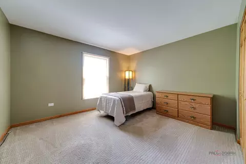 Bedroom - 24 Hickory Rd, Oakwood Hills, IL 60013 photo 3 of 3