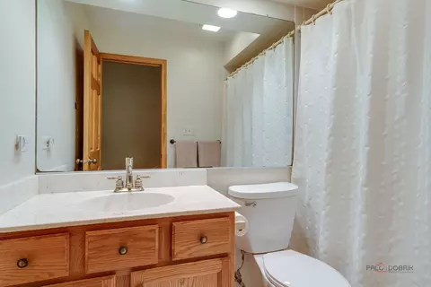 Bath - 24 Hickory Rd, Oakwood Hills, IL 60013 photo 4 of 5