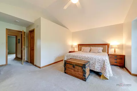 Bedroom - 24 Hickory Rd, Oakwood Hills, IL 60013 photo 1 of 3