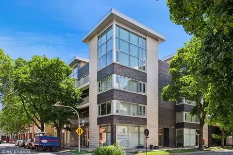 3255 N Paulina St #4A, Chicago, IL 60657