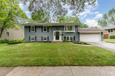 1121 S 13th St, Saint Charles, IL 60174