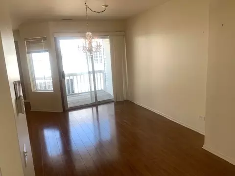 Living - 2235 Dawson Ln, Algonquin, IL 60102 photo 2 of 3