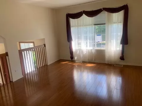 Living - 2235 Dawson Ln, Algonquin, IL 60102 photo 1 of 3