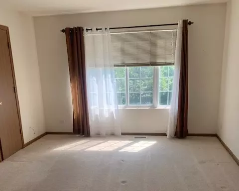 Bedroom - 2235 Dawson Ln, Algonquin, IL 60102 photo 2 of 2