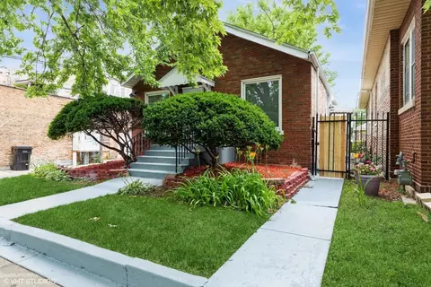 7915 S Justine St, Chicago, IL 60620