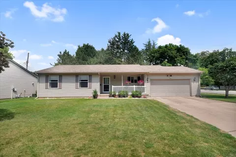 320 Royal Ct, Champaign, IL 61821