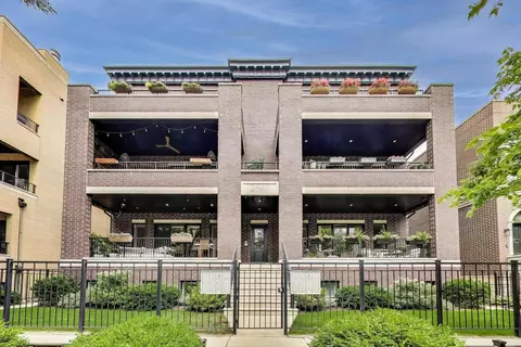 2649 N Racine Ave #102, Chicago, IL 60614