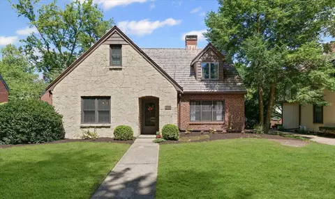 504 W Delaware Ave, Urbana, IL 61801