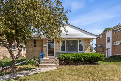 5128 Suffield Ct, Skokie, IL 60077