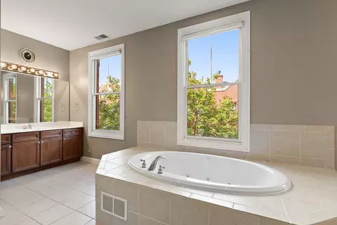 Bath - Undisclosed, Glenview, IL 60026 photo 2 of 3