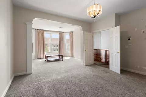 Living - Undisclosed, Glenview, IL 60026 photo 5 of 5