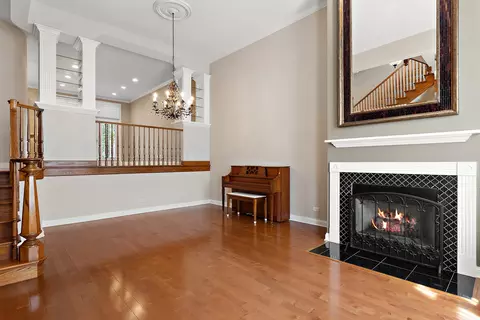 Living - Undisclosed, Glenview, IL 60026 photo 3 of 5