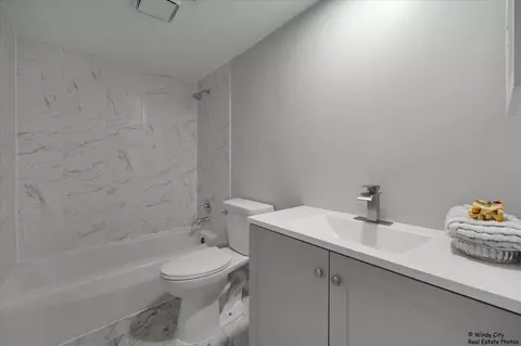 1718 Ardwick Dr, Hoffman Estates, IL 60169 photo 10
