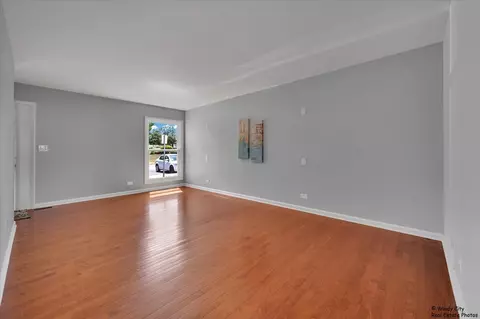 1718 Ardwick Dr, Hoffman Estates, IL 60169 photo 3