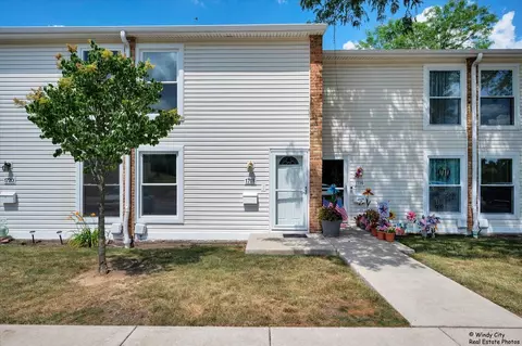1718 Ardwick Dr, Hoffman Estates, IL 60169