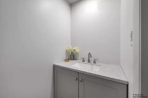 1718 Ardwick Dr, Hoffman Estates, IL 60169 photo 13