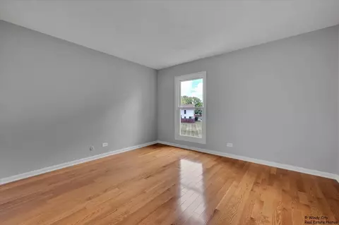 1718 Ardwick Dr, Hoffman Estates, IL 60169 photo 9