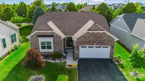 11995 Robb Ct, Huntley, IL 60142