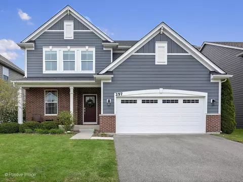 257 Kennedy Dr, Saint Charles, IL 60175