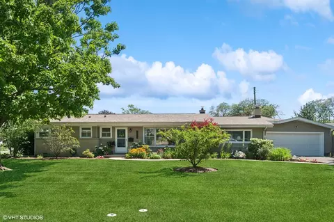 3245 Greenbriar Dr, Glenview, IL 60025