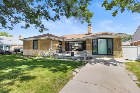 4944 Jarvis Ave, Skokie, IL 60077