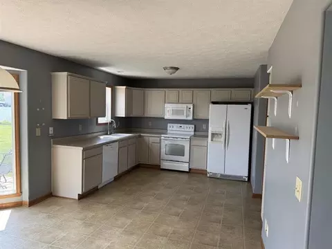 388 Red Fox Dr, Davis Junction, IL 61020 photo 6