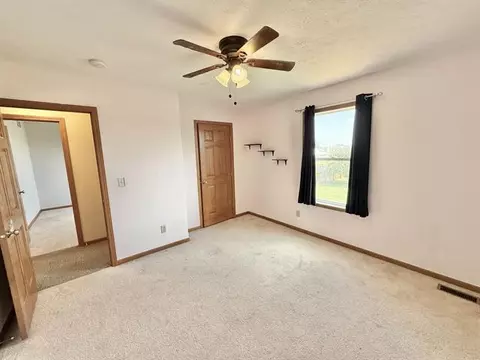 388 Red Fox Dr, Davis Junction, IL 61020 photo 33