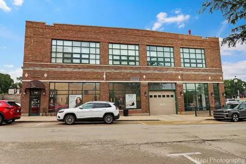 110 N 2nd St #4, West Dundee, IL 60118