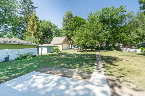 Exterior - 328 Silver St, Elgin, IL 60123 photo 3 of 4