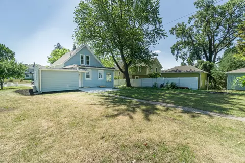 Exterior - 328 Silver St, Elgin, IL 60123 photo 4 of 4