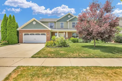 2205 Savanna Dr, Champaign, IL 61822