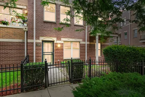 4114 S Maryland Ave, Chicago, IL 60653