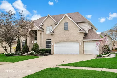 3421 Goldfinch Dr, Naperville, IL 60564