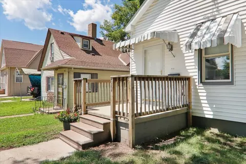 711 W Front St, Bloomington, IL 61701 photo 3