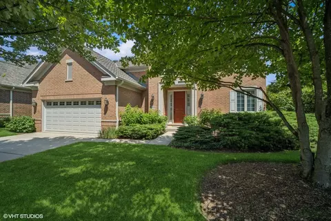 823 Balmoral Ln, Northbrook, IL 60062