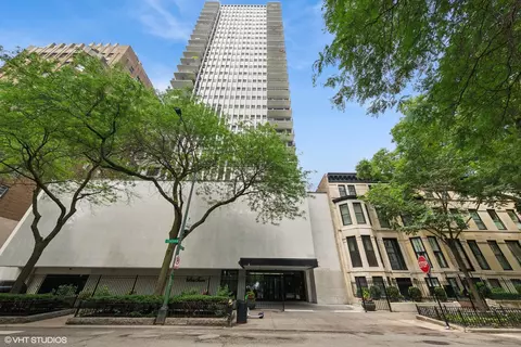 1230 N State Pkwy #25C, Chicago, IL 60610