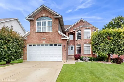 819 W Jefferson St, Bensenville, IL 60106