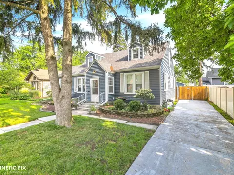 Exterior - 610 E 11th St, Lockport, IL 60441 photo 2 of 4