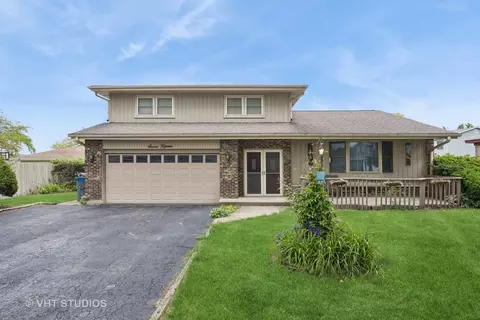 715 N Lawler Ave, Addison, IL 60101